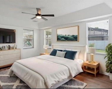 4901 Culdesac Court - Photo Thumbnail 3