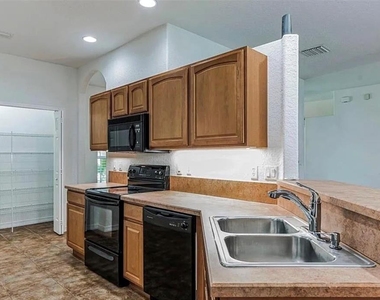 4901 Culdesac Court - Photo Thumbnail 2