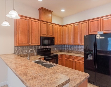10727 Nw 65th Way - Photo Thumbnail 2