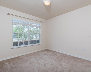 10727 Nw 65th Way - Photo Thumbnail 5