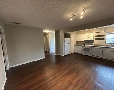 2811 Sw Archer Road - Photo Thumbnail 4