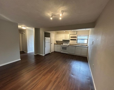 2811 Sw Archer Road - Photo Thumbnail 3