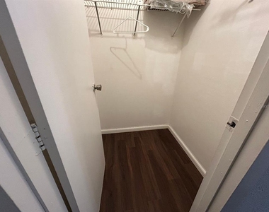 2811 Sw Archer Road - Photo Thumbnail 10