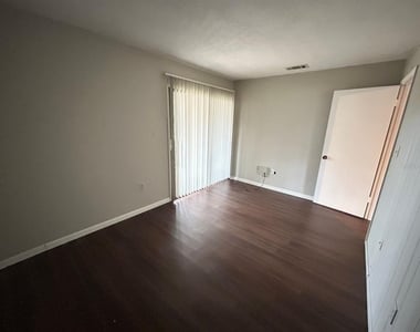 2811 Sw Archer Road - Photo Thumbnail 14
