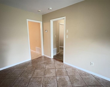 3330 Nw 27th Avenue - Photo Thumbnail 8