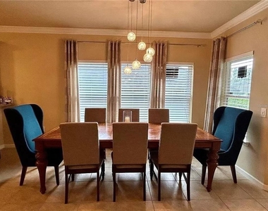 9883 Nw 17th Road - Photo Thumbnail 4