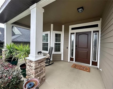 9883 Nw 17th Road - Photo Thumbnail 1