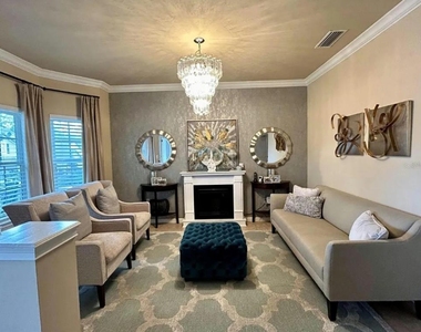 9883 Nw 17th Road - Photo Thumbnail 2