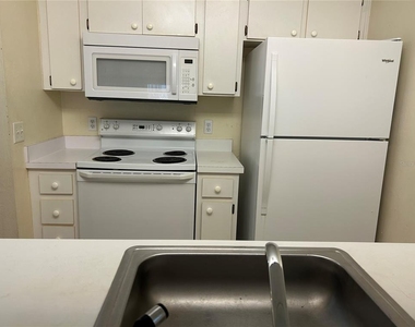 3800 Sw 20th Avenue - Photo Thumbnail 2