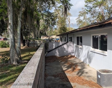 805 Nw 40th Avenue - Photo Thumbnail 2