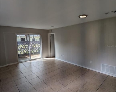 805 Nw 40th Avenue - Photo Thumbnail 5