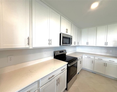 17625 Opal Sand Drive - Photo Thumbnail 4