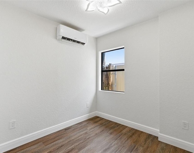 113 145th Avenue E - Photo Thumbnail 7