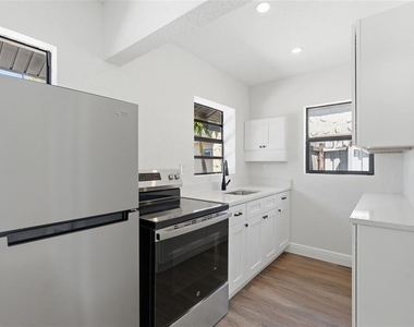 113 145th Avenue E - Photo Thumbnail 7