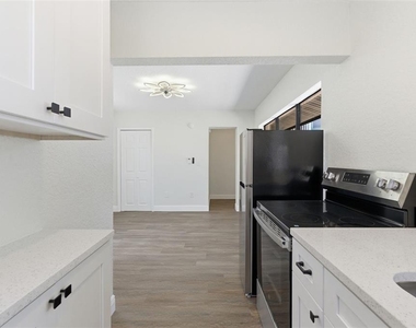 113 145th Avenue E - Photo Thumbnail 9