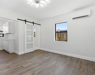 113 145th Avenue E - Photo Thumbnail 3
