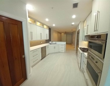 360 Gulf Of Mexico Drive - Photo Thumbnail 2
