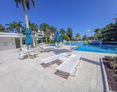 360 Gulf Of Mexico Drive - Photo Thumbnail 32