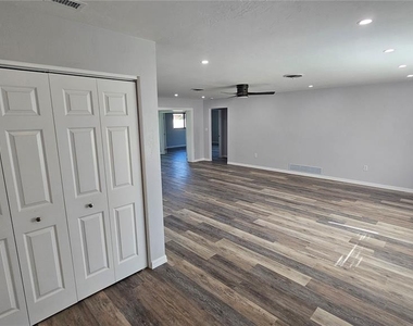 3317 Pine Valley Drive - Photo Thumbnail 5
