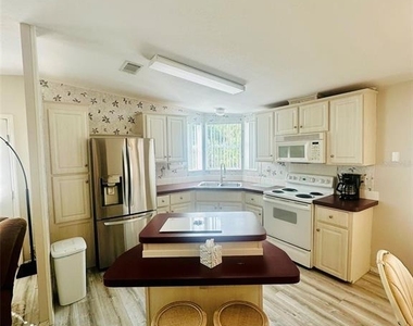 2305 Bay Drive - Photo Thumbnail 3