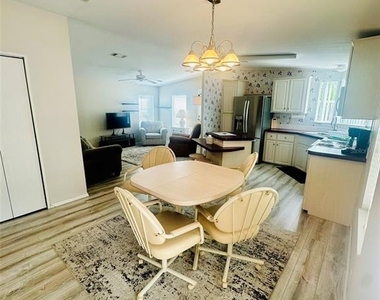 2305 Bay Drive - Photo Thumbnail 2