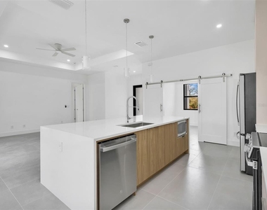 12004 Newgate Avenue - Photo Thumbnail 14
