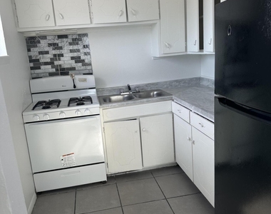 7828 West Drive - Photo Thumbnail 3