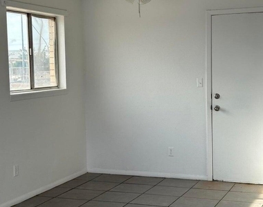 7828 West Drive - Photo Thumbnail 11