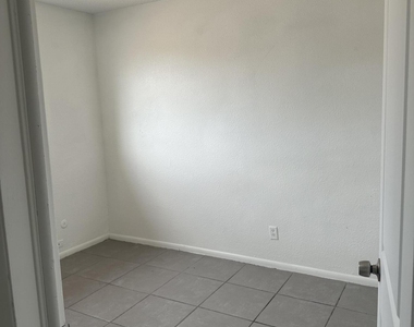 7828 West Drive - Photo Thumbnail 6