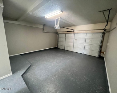 11013 Thatcher Pond Lane - Photo Thumbnail 14