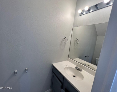11013 Thatcher Pond Lane - Photo Thumbnail 1