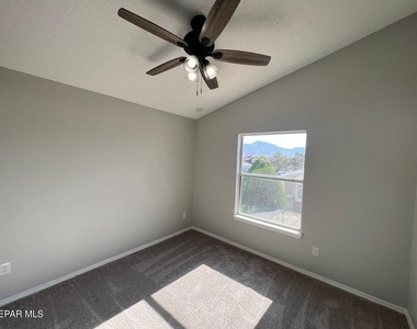 11013 Thatcher Pond Lane - Photo Thumbnail 7
