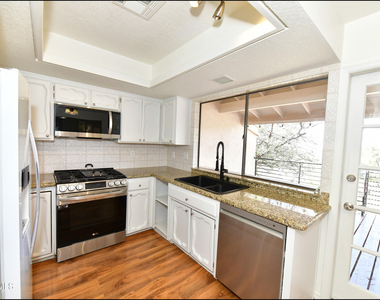 5852 Mira Serena Drive - Photo Thumbnail 10
