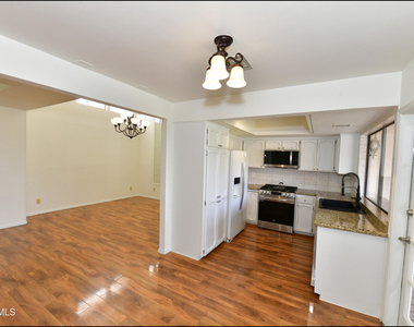 5852 Mira Serena Drive - Photo Thumbnail 12