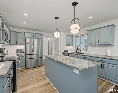 14 Shore Road - Photo Thumbnail 11