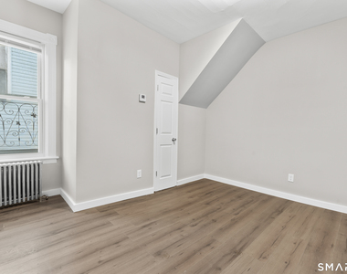 394 Gregory Street - Photo Thumbnail 12