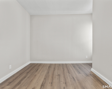 394 Gregory Street - Photo Thumbnail 10