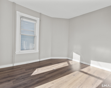 394 Gregory Street - Photo Thumbnail 15