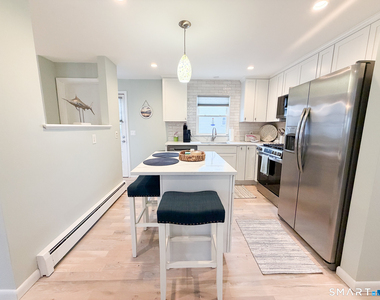 945 Broadway - Photo Thumbnail 4