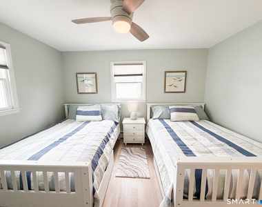 945 Broadway - Photo Thumbnail 12
