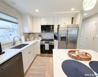 945 Broadway - Photo Thumbnail 5