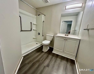 97 Glenbrook Road - Photo Thumbnail 14