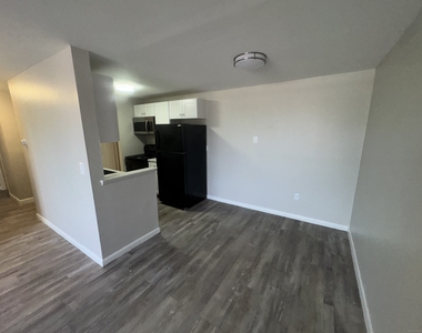 891 West Boulevard - Photo Thumbnail 16
