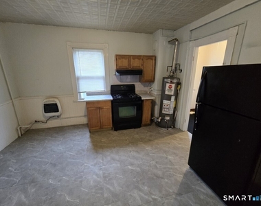 779 E. Main Street - Photo Thumbnail 3