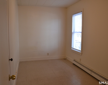 835 Bank Street - Photo Thumbnail 12