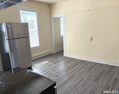 137 Clifton Street - Photo Thumbnail 2