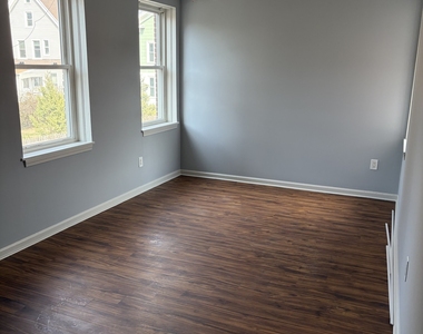 872 State Street - Photo Thumbnail 4