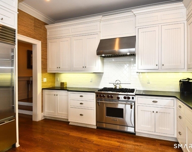 50 Shorefront Park - Photo Thumbnail 18
