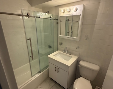 East 56th street - Photo Thumbnail 7