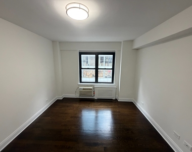 East 57th Street  - Photo Thumbnail 4